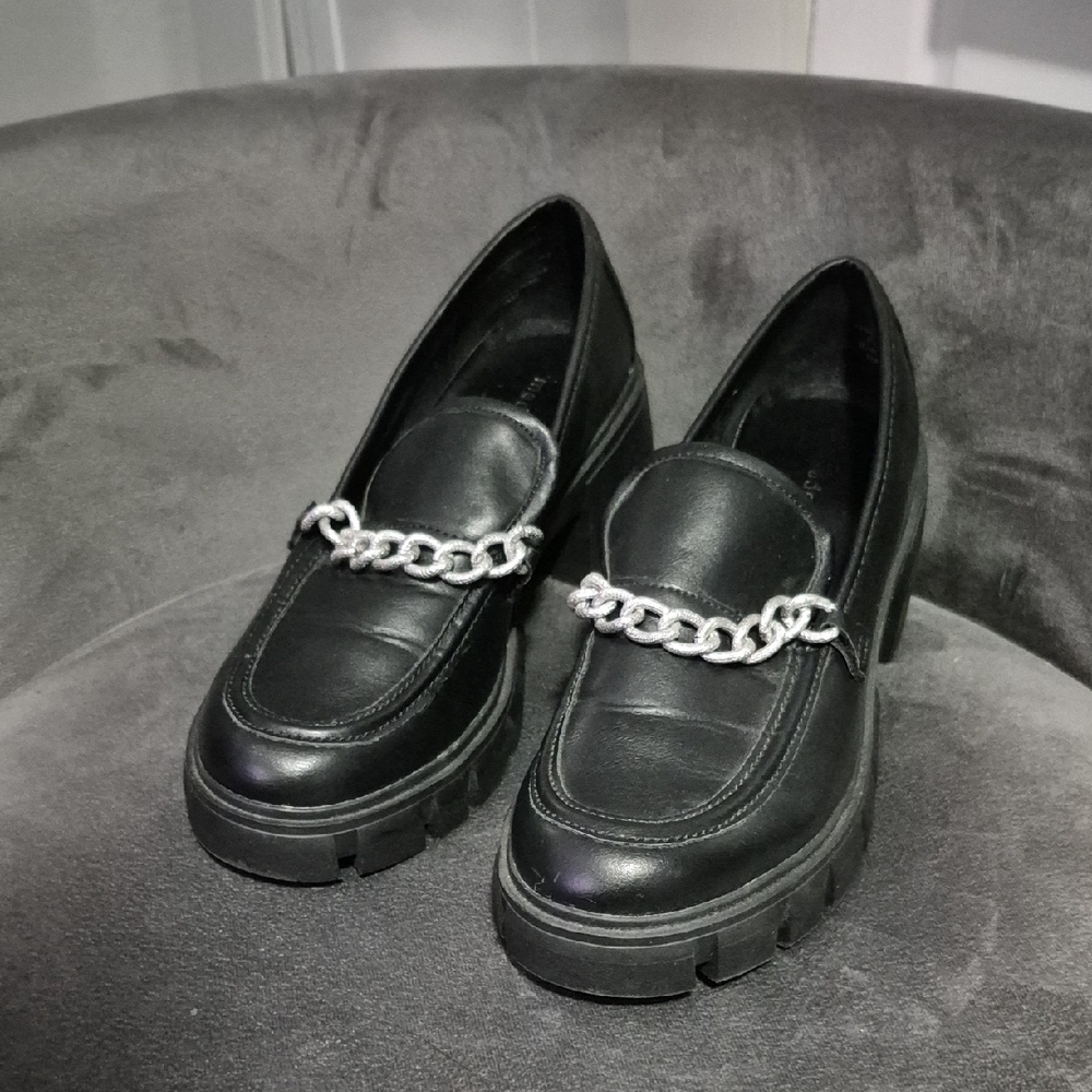 Madden Girl Black Chain-Accent Lug Sole Loafers